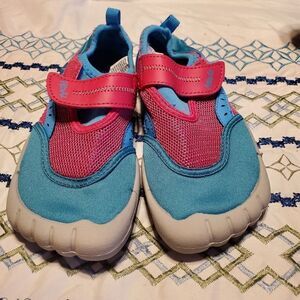 Water shoes 